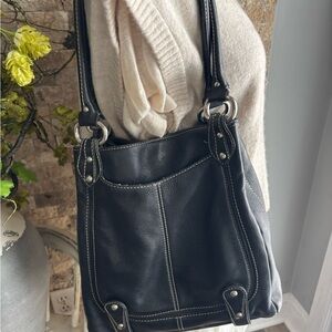 Black Leather Shoulder Bag with Structured Design